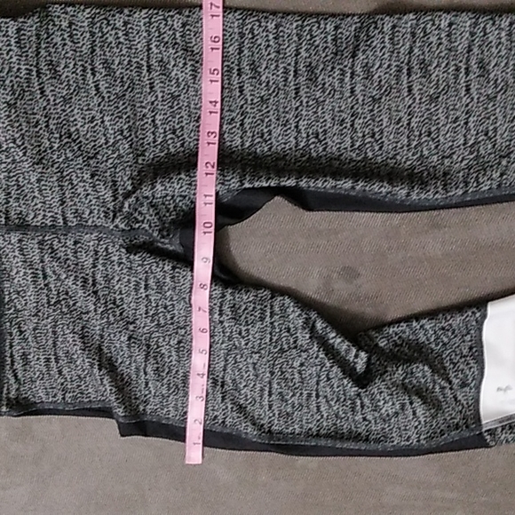 Nwt under Armour women UA compression size large legging - Picture 12 of 12